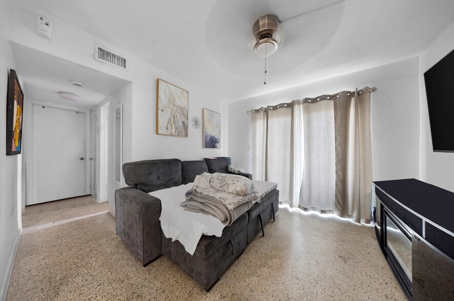 More Photos Of 1021 NW 5th St, Miami Apartments For Sale