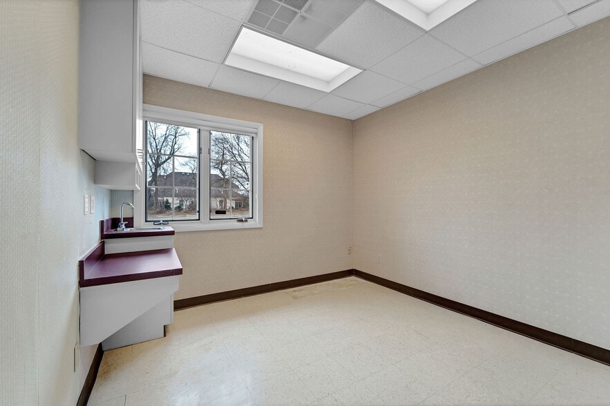 More Photos Of 600 Coventry Dr, Phillipsburg Medical For Sale