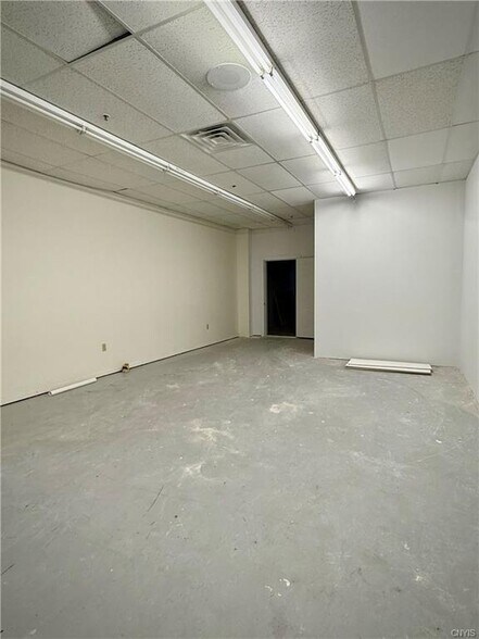 More Photos Of 3505 West Rd, Cortland Freestanding For Lease