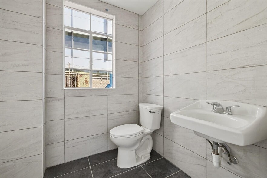 More Photos Of 1240 Speer Blvd, Denver Freestanding For Sale