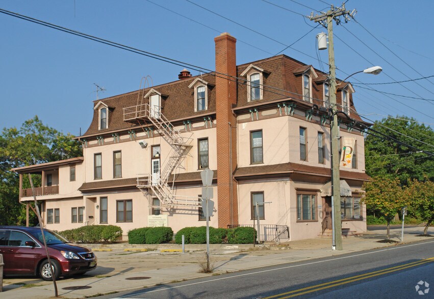 Primary Photo Of 8 N Broadway, Pitman Medical For Sale