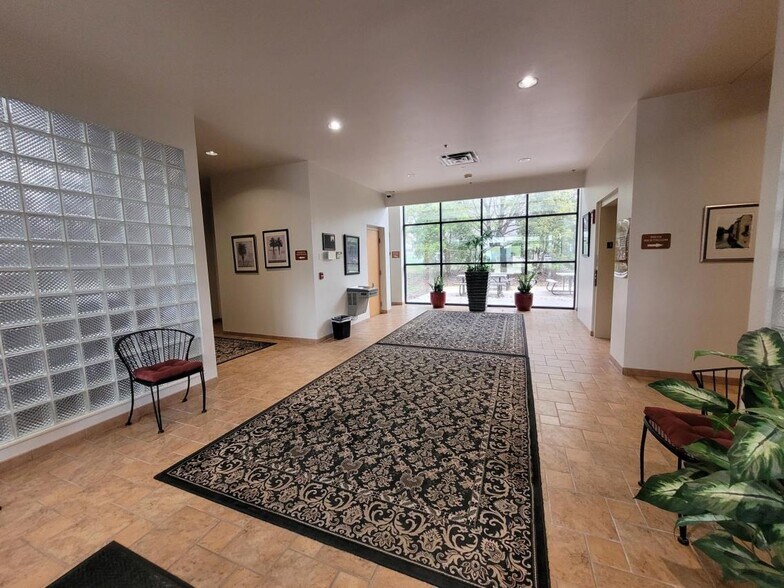 More Photos Of 7270 N Forest View Ln, Maple Grove Medical For Lease