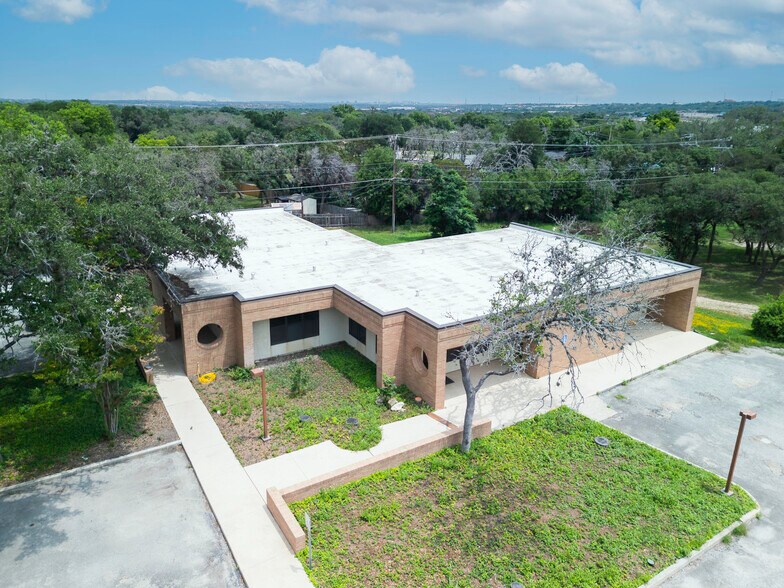 More Photos Of 13438-1 Bandera Rd, Helotes Office For Sale