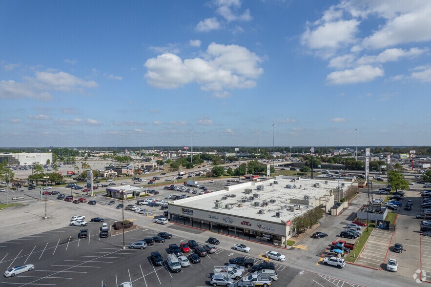 More Photos Of 19623-19908 Highway 59 N, Humble Unknown For Lease