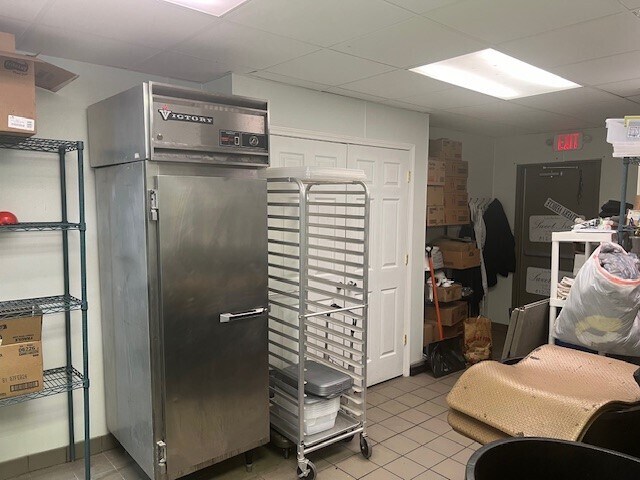 More Photos Of 105 McCreary St, Fort Branch Storefront Retail Office For Lease