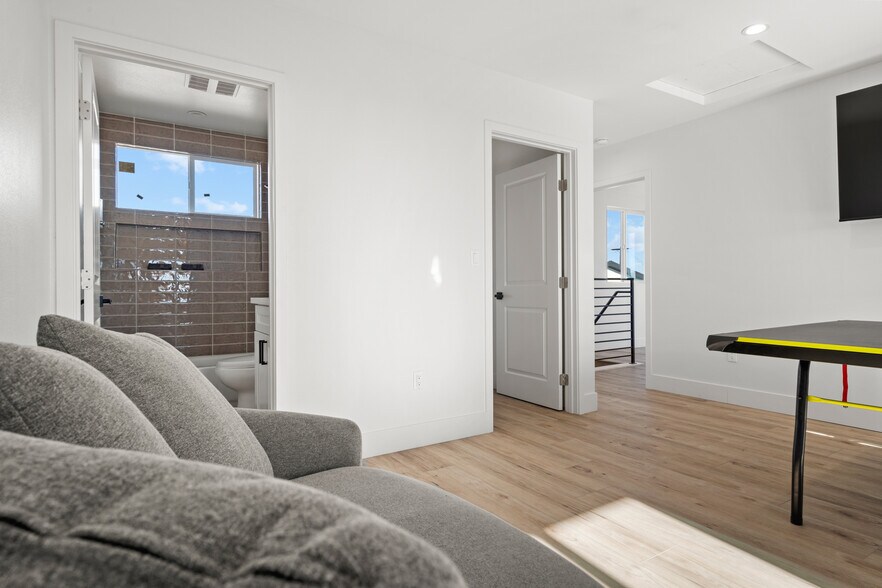 More Photos Of 310 S Breed St, Los Angeles Multifamily For Sale