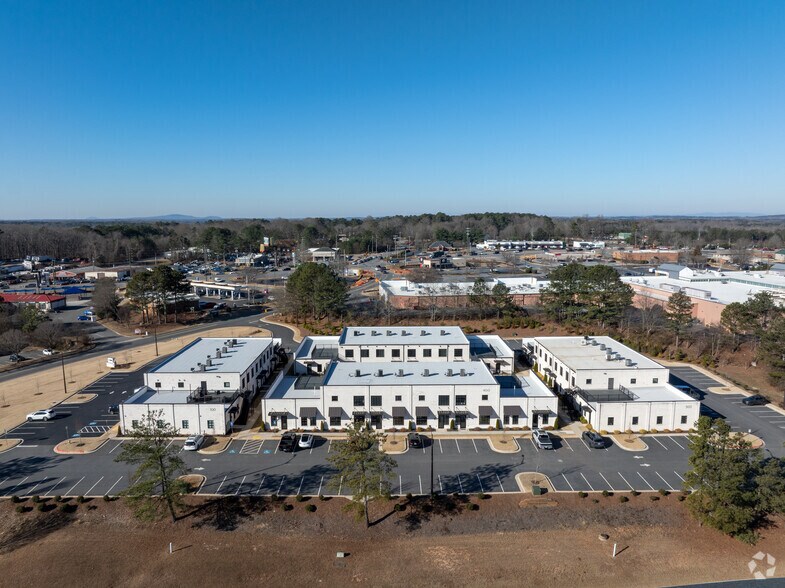 More Photos Of 1740 Grassland Pky, Alpharetta Unknown For Lease