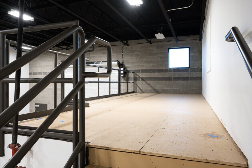 More Photos Of 164 Old Highway 91 hwy, Hurricane Warehouse For Lease