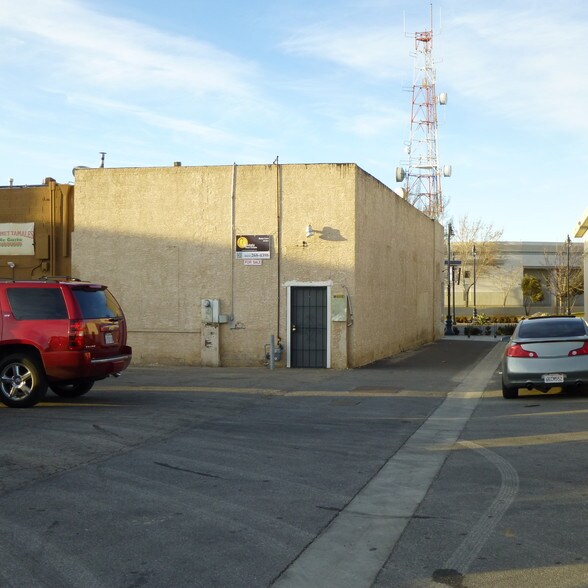 More Photos Of 516 W Lancaster Blvd, Lancaster Freestanding For Lease