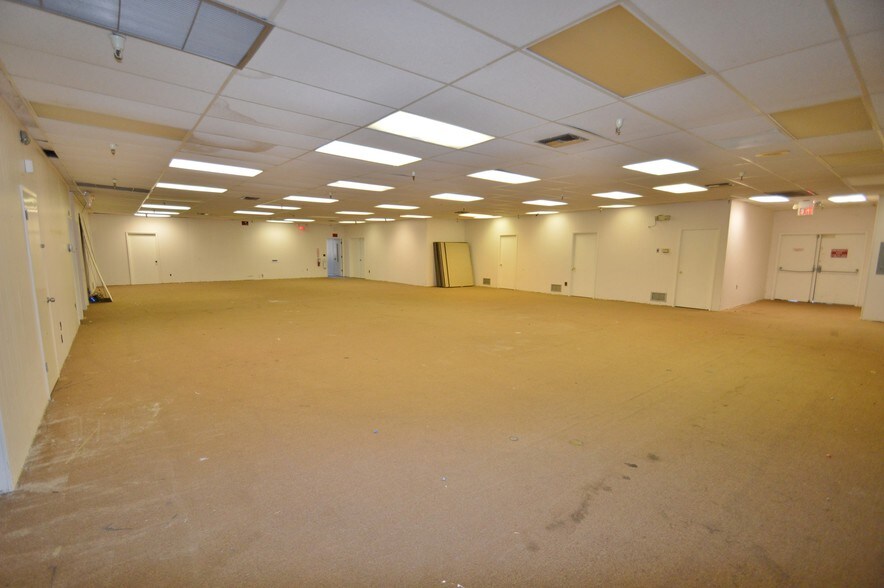 More Photos Of 18120 Bollinger Canyon Rd, San Ramon Manufacturing For Sale