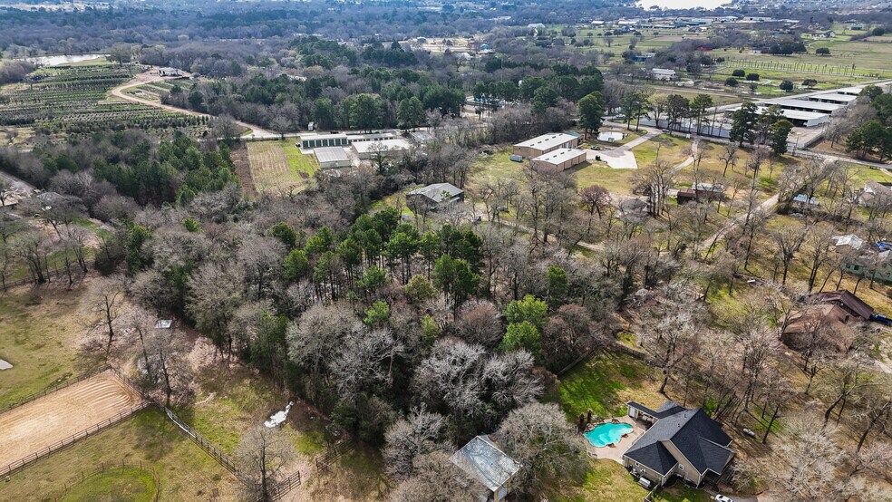 More Photos Of 12726 Moon Rd, Willis Loft Creative Space For Lease