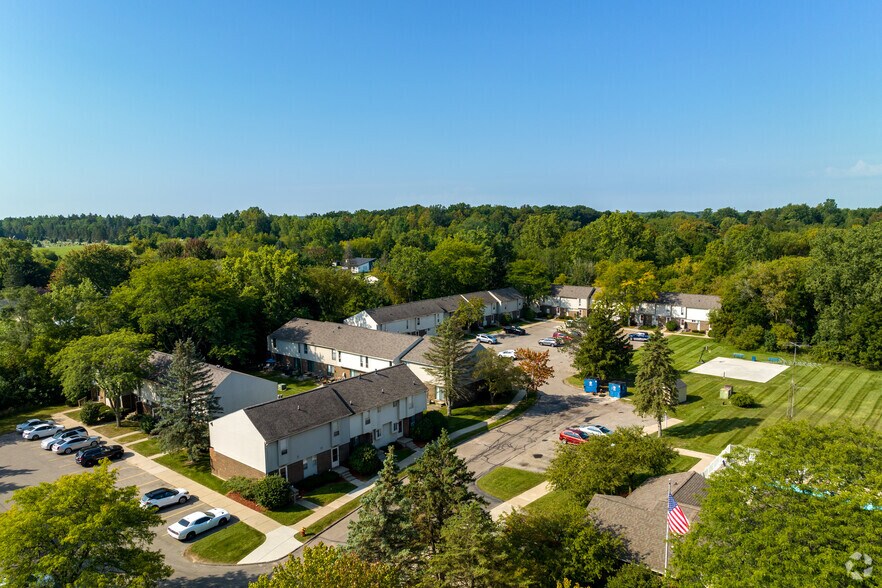 More Photos Of 5238 Dunn Hill Dr, Grand Blanc Apartments For Sale
