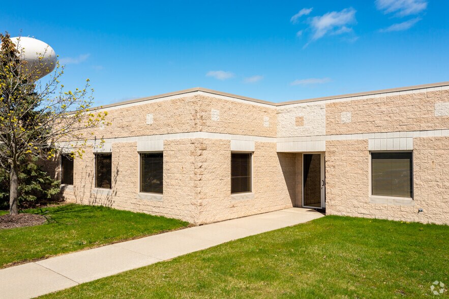 More Photos Of 3923 Ranchero Dr, Ann Arbor Unknown For Lease