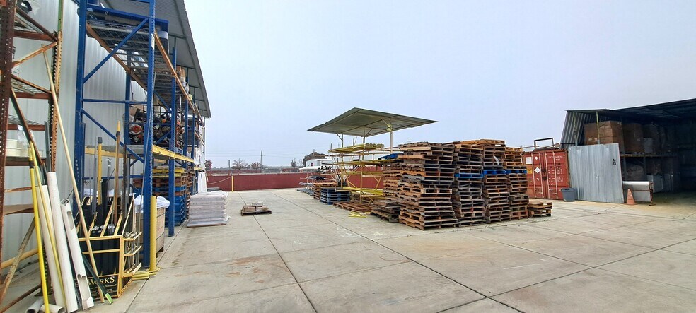 More Photos Of 9309 Enos Ln, Bakersfield Warehouse For Lease