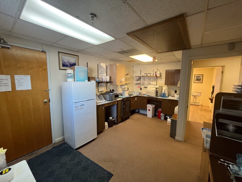 More Photos Of 155 Saco Ave, Old Orchard Beach Office For Sale