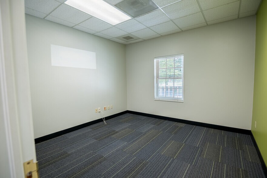 More Photos Of 300 W Main St, Lake Butler Storefront Retail Office For Sale