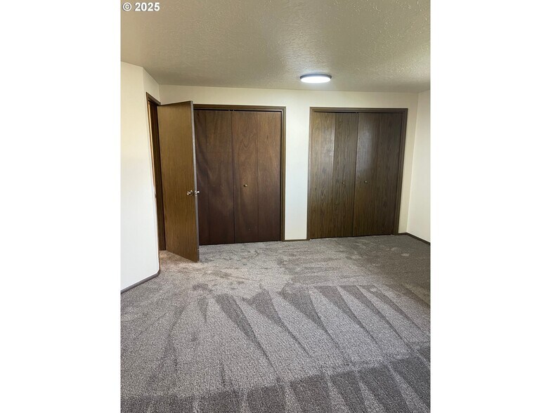 More Photos Of 2510 E 8TH St, Vancouver Apartments For Sale