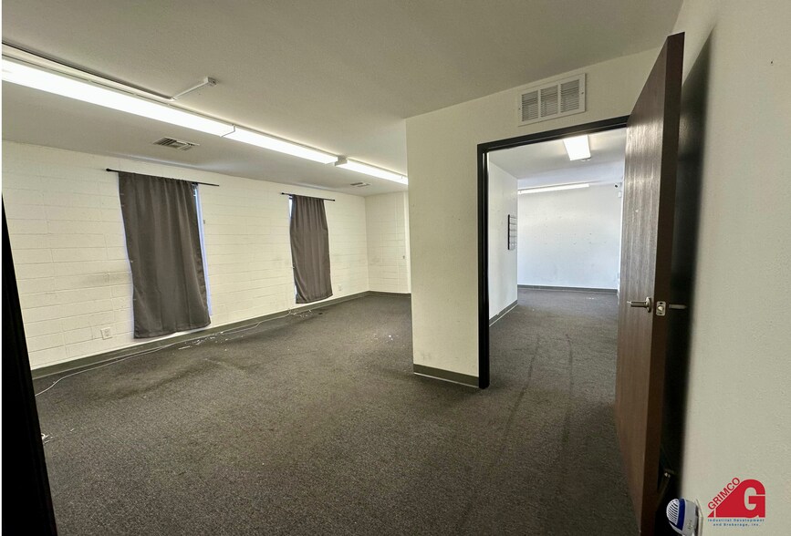 More Photos Of 9943 Canoga Ave, Chatsworth Warehouse For Lease