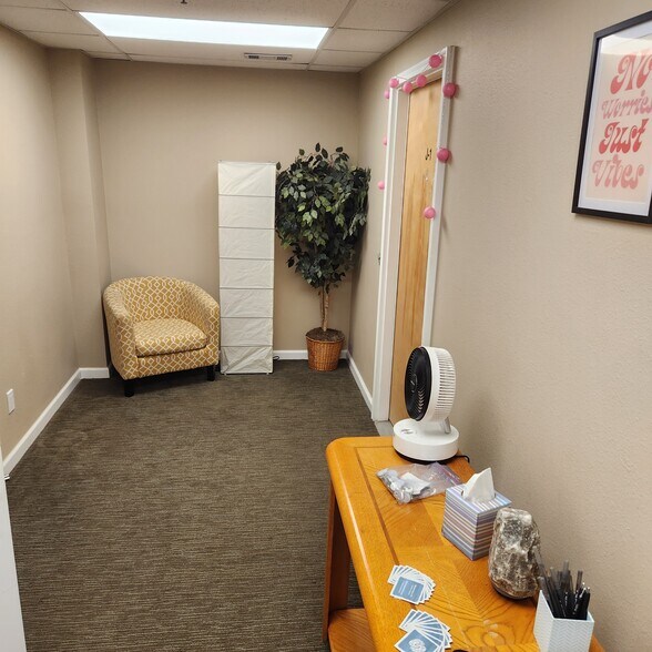 More Photos Of 11811 Upham St, Broomfield Warehouse For Lease