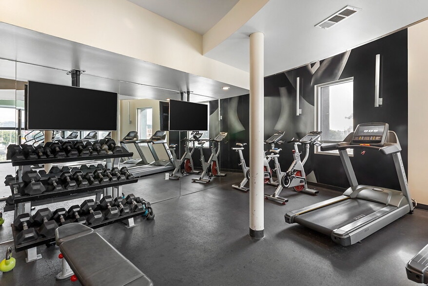 More Photos Of 5200 Wilshire Blvd, Los Angeles Apartments For Lease