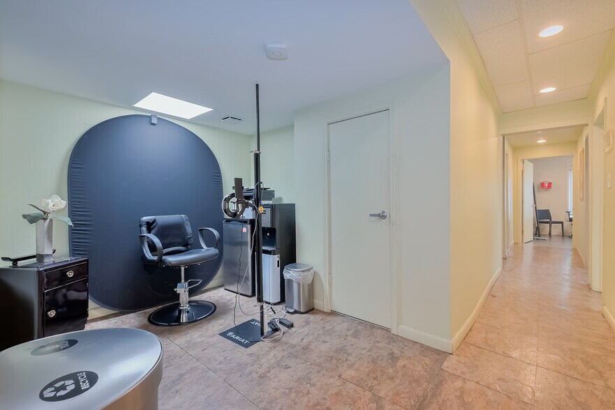 More Photos Of 1512 W Alabama St, Houston Flex For Sale