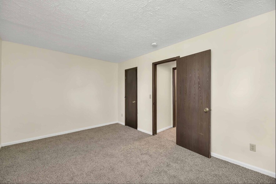 More Photos Of 2612 Pioneer Trl, Sandusky Apartments For Sale