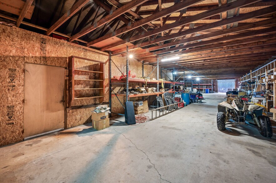 More Photos Of 4085 / 4086 State Route 422, Southington Showroom For Sale