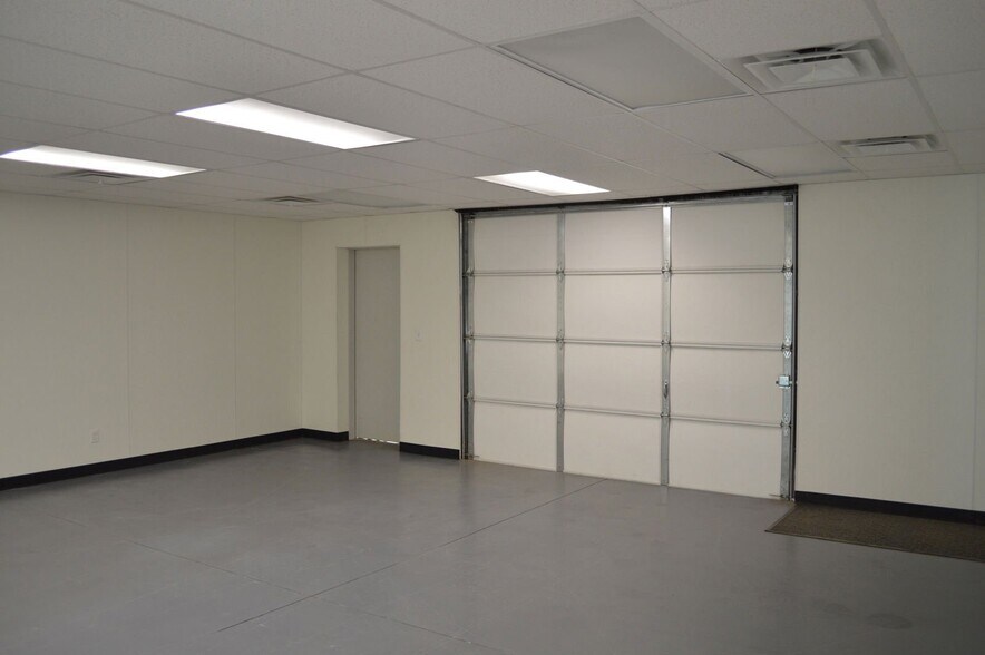 More Photos Of 1709 Enterprise Blvd, Pauls Valley Warehouse For Sale