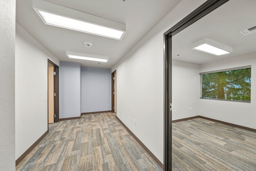 More Photos Of 2166 NW Vine St, Grants Pass Medical For Sale