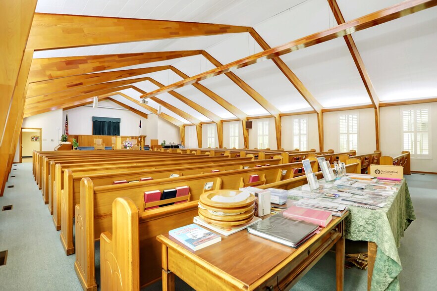 More Photos Of 1792 N Parkway, Memphis Religious Facility For Sale