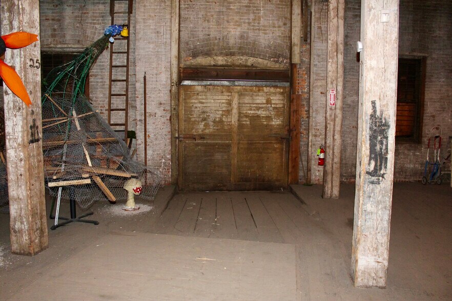 More Photos Of 112 W Pacific Ave, Spokane Warehouse For Sale