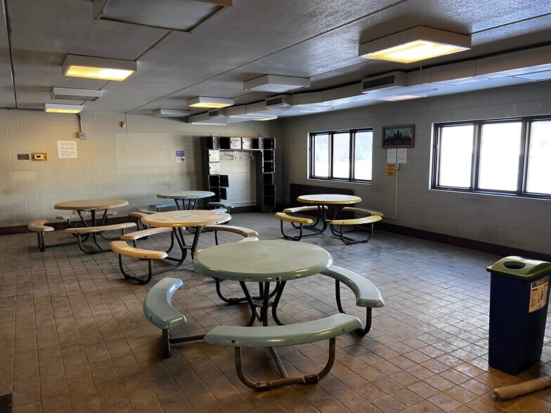 More Photos Of 3520 S Xenwood Ave, Saint Louis Park Manufacturing For Sale