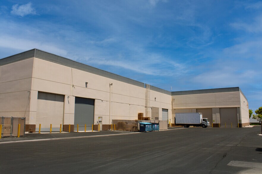 More Photos Of 955 Grier Dr, Las Vegas Light Distribution For Lease