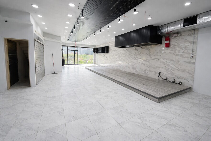 More Photos Of 1788 Third Ave, New York Apartments For Lease