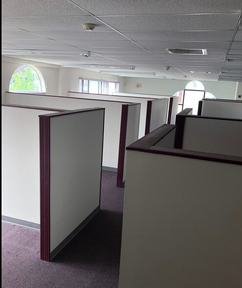 More Photos Of 114 Dekalb St, Bridgeport Freestanding For Lease