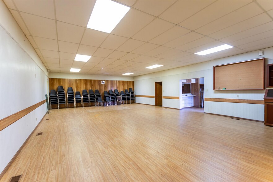 More Photos Of 33860 Pine st, Abbotsford Flex For Sale