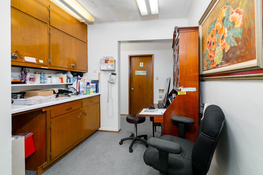 More Photos Of 95 W Sierra Madre Blvd, Sierra Madre Medical For Sale