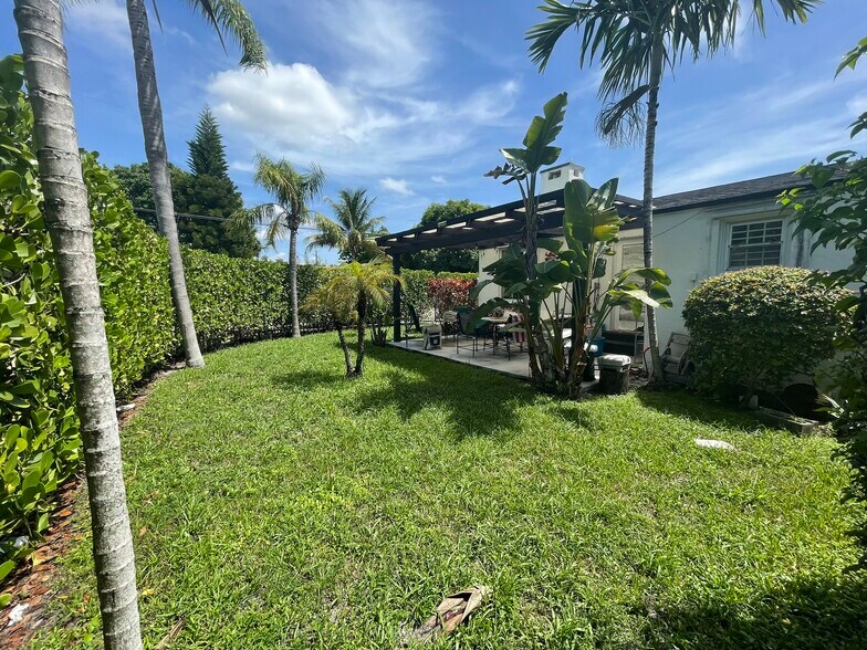 More Photos Of 210 NE 110th St, Miami Multifamily For Sale