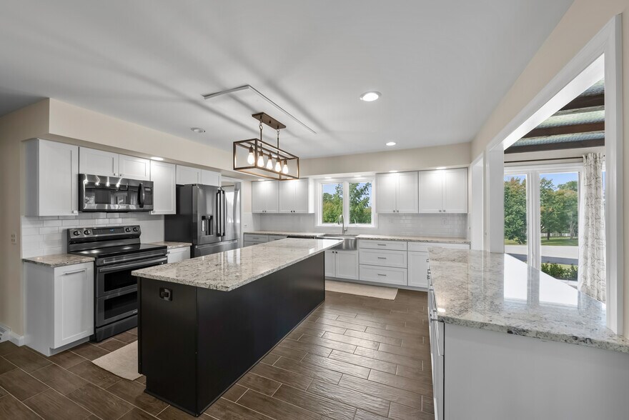 More Photos Of 1901 Moffet Rd, Saint Joseph Specialty For Sale