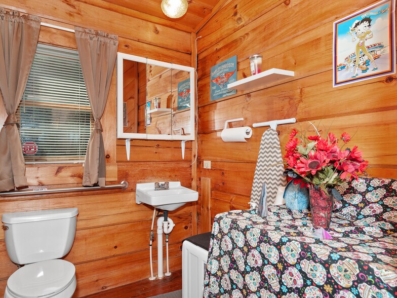 More Photos Of 1369 Soco Rd, Maggie Valley General Retail For Sale