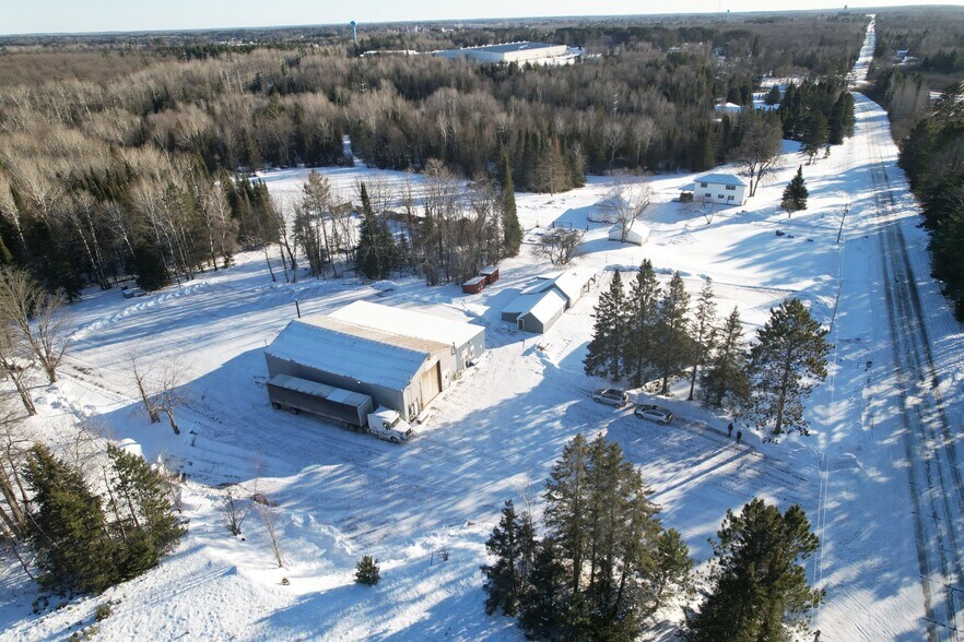 More Photos Of N16184 Old Hwy 13, Lake Service For Sale