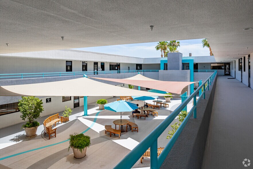 More Photos Of 1100 N Palm Canyon Dr, Palm Springs Medical For Lease