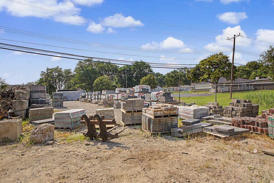More Photos Of 1287 S Merriman Rd, Westland Freestanding For Sale