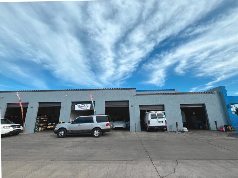 More Photos Of 2828 S Country Club Dr, Mesa Department Store For Lease