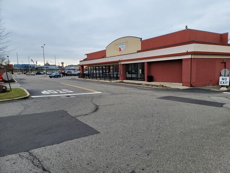 More Photos Of 11711 Princeton Pike, Cincinnati Unknown For Lease