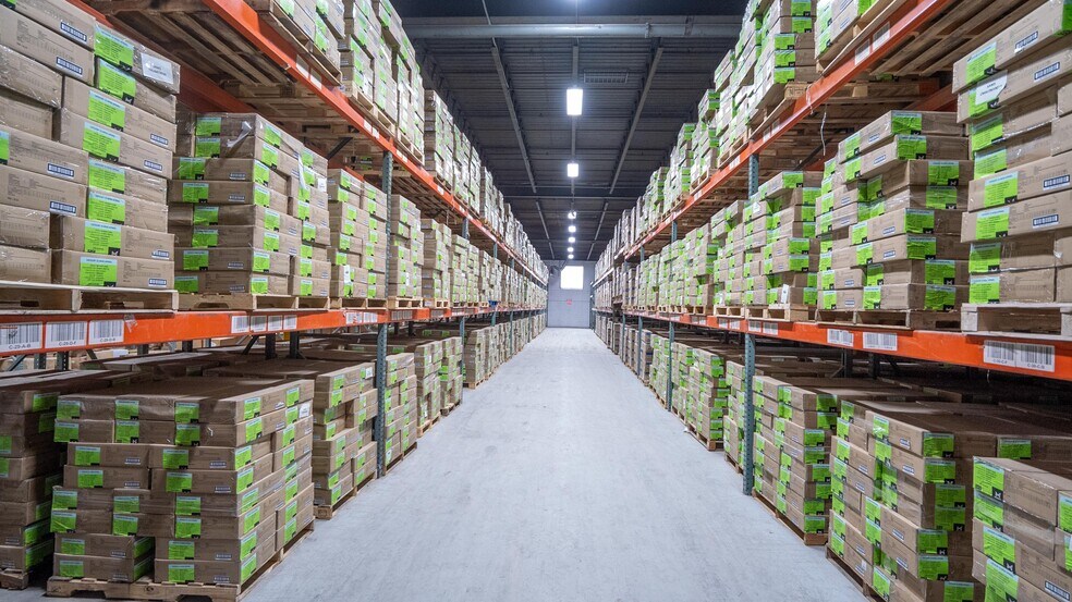 More Photos Of 1050 Edward St, Linden Warehouse For Lease