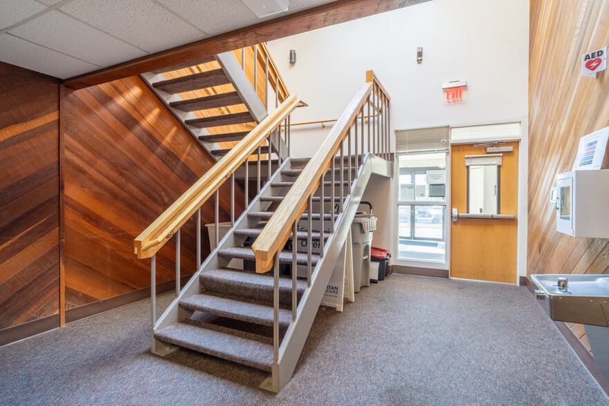 More Photos Of 660 S Coolidge St, Moses Lake Office For Sale