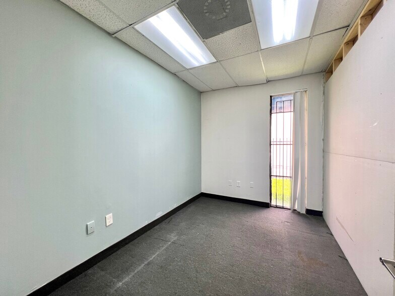 More Photos Of 3425 NW 73rd Ave, Miami Office For Lease