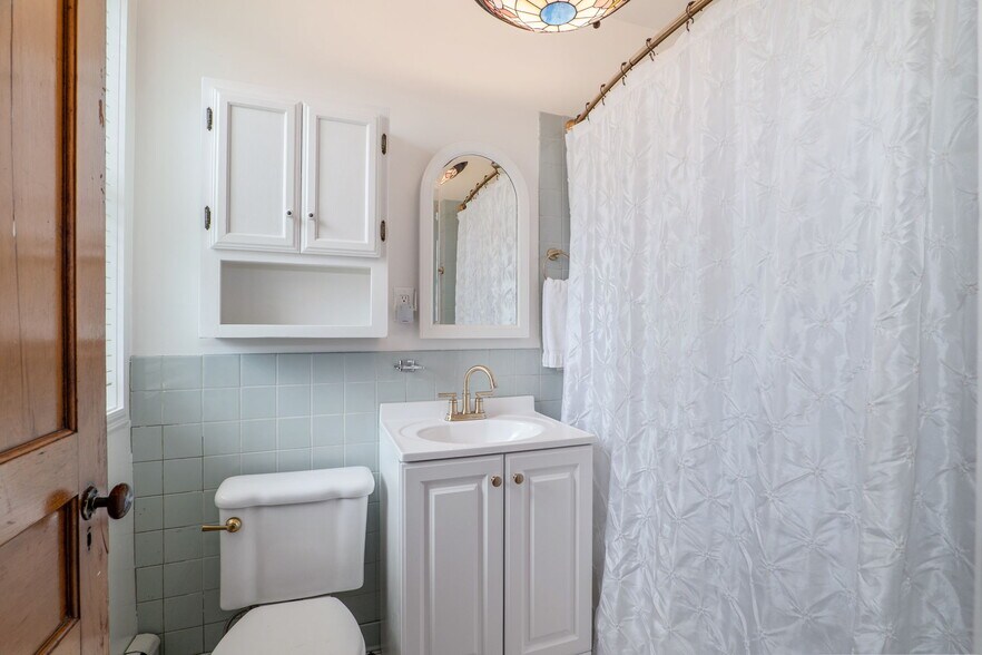 More Photos Of 462-470 2nd Ave, Troy Storefront Retail Residential For Sale