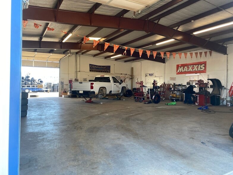 More Photos Of 3007 S Fillmore St, Amarillo Warehouse For Lease